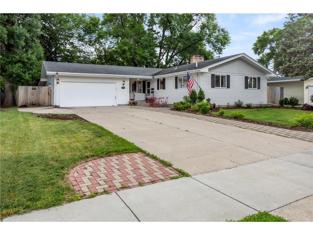 2509 Elm Street N Fargo ND 58102 7096953 image2