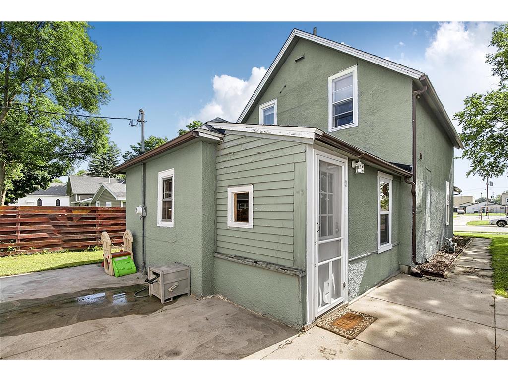 251 Church Street N Eden Valley MN 55329 7091360 image3