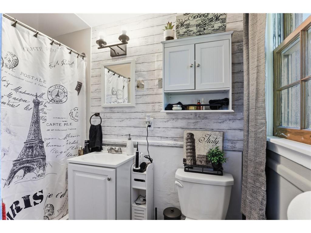 2510 Cavell Avenue N Golden Valley MN 55427 7071440 image13