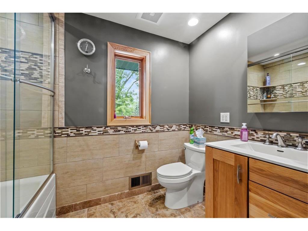 2511 Carver Avenue E Maplewood MN 55119 6724602 image29