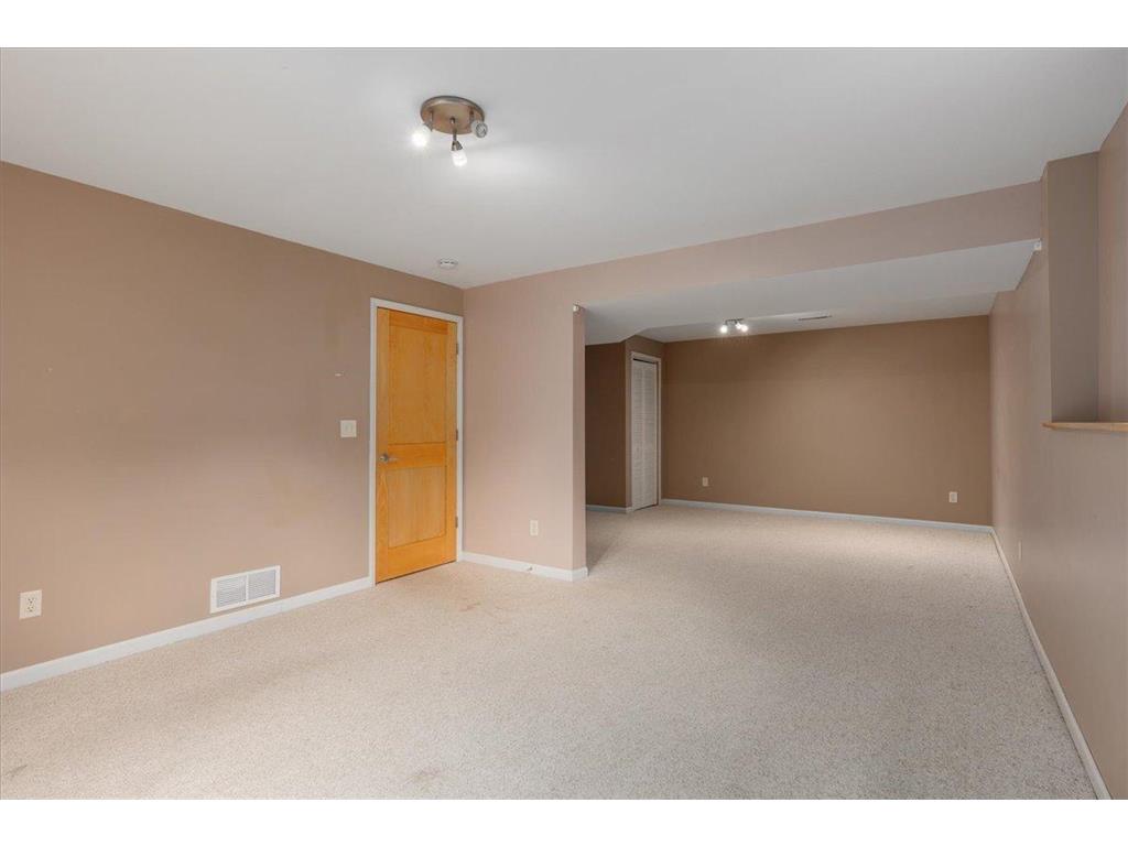 2513 Burl Oak Curve Hudson WI 54016 6810331 image23