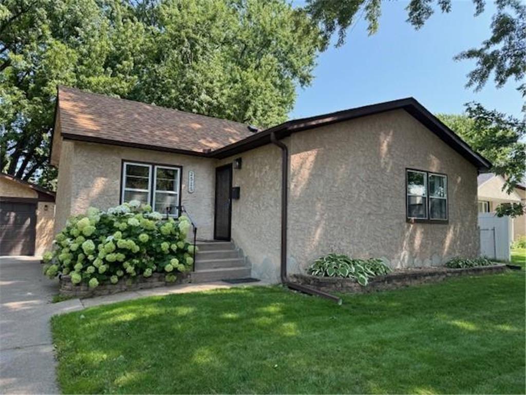 2515 3rd Avenue E North Saint Paul MN 55109 6575372 image1