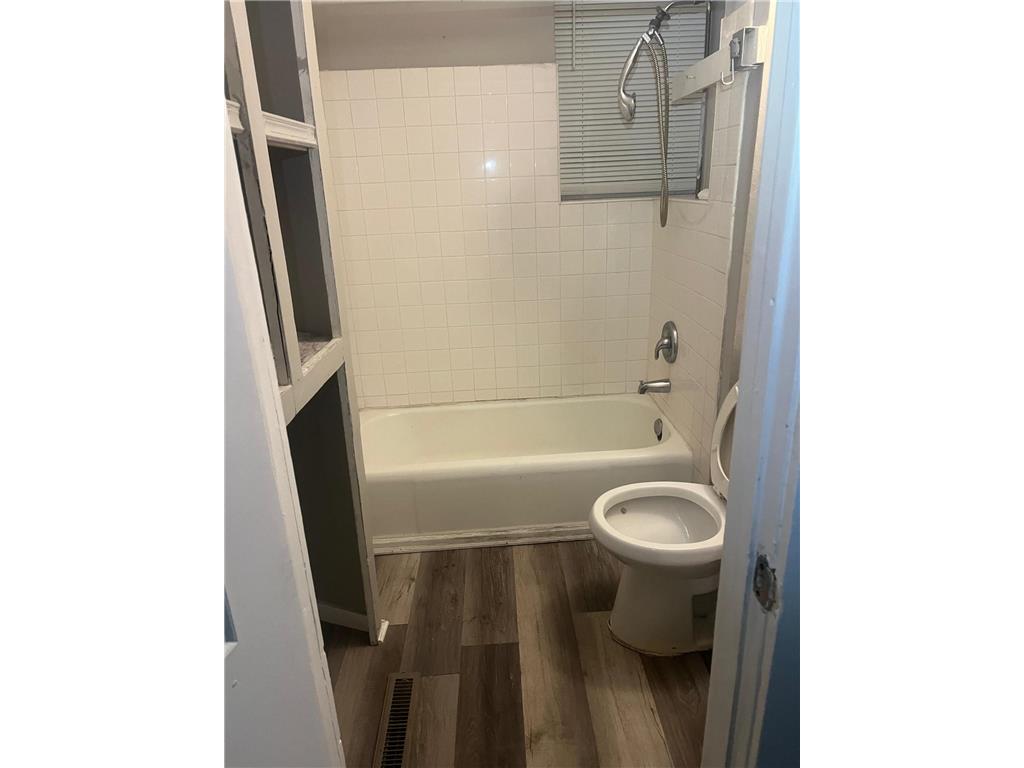 2515 Girard Avenue N Minneapolis MN 55411 6817077 image11