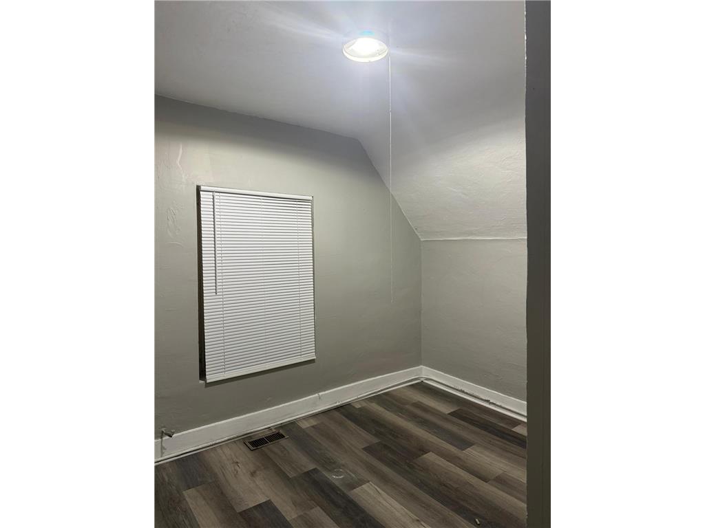 2515 Girard Avenue N Minneapolis MN 55411 6817077 image13