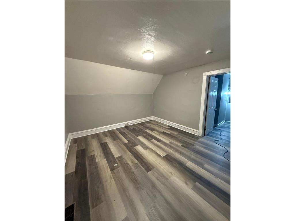 2515 Girard Avenue N Minneapolis MN 55411 6817077 image14