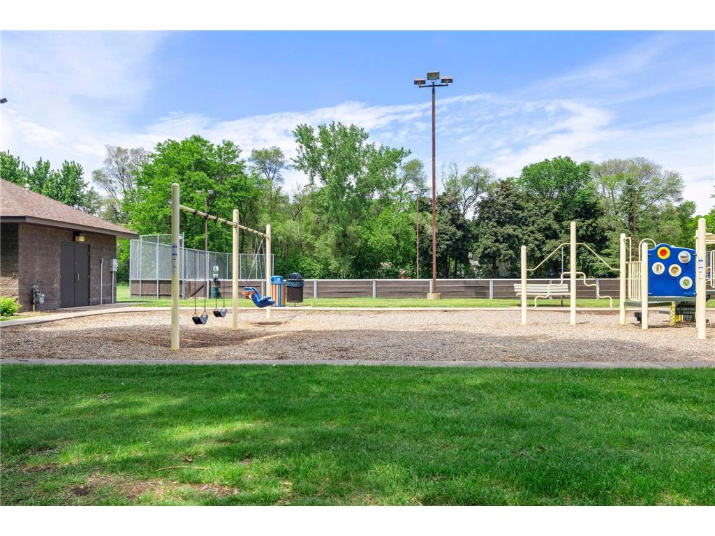 2515 Hillview Road Mounds View MN 55112 7085582 image59