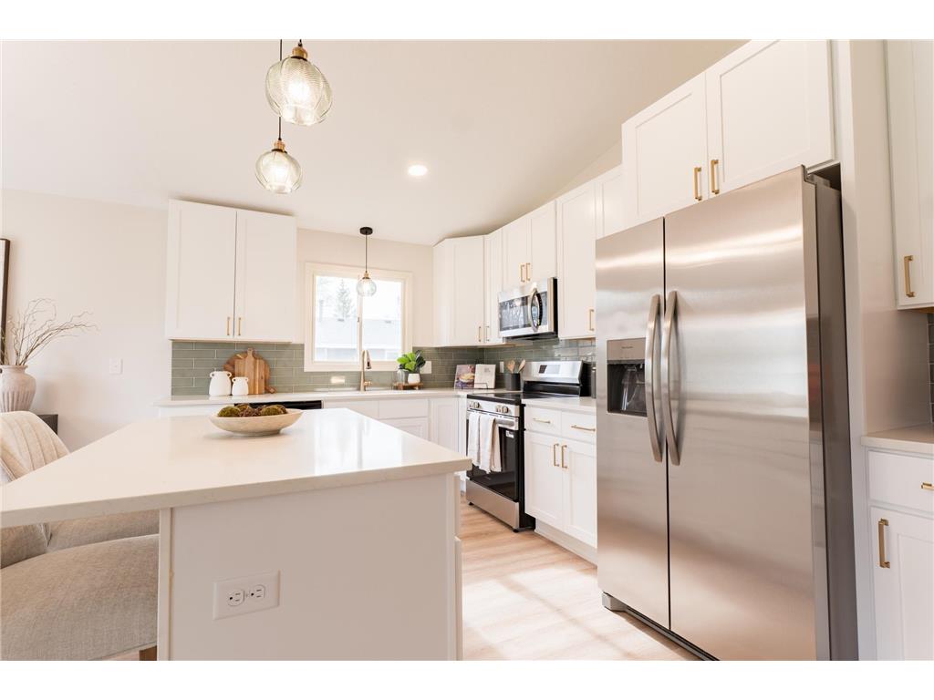 2515 N 83rd Avenue N Brooklyn Park MN 55444 7062522 image2
