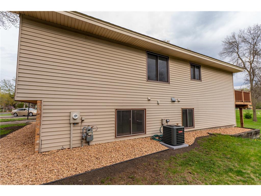 2515 N 83rd Avenue N Brooklyn Park MN 55444 7062522 image31