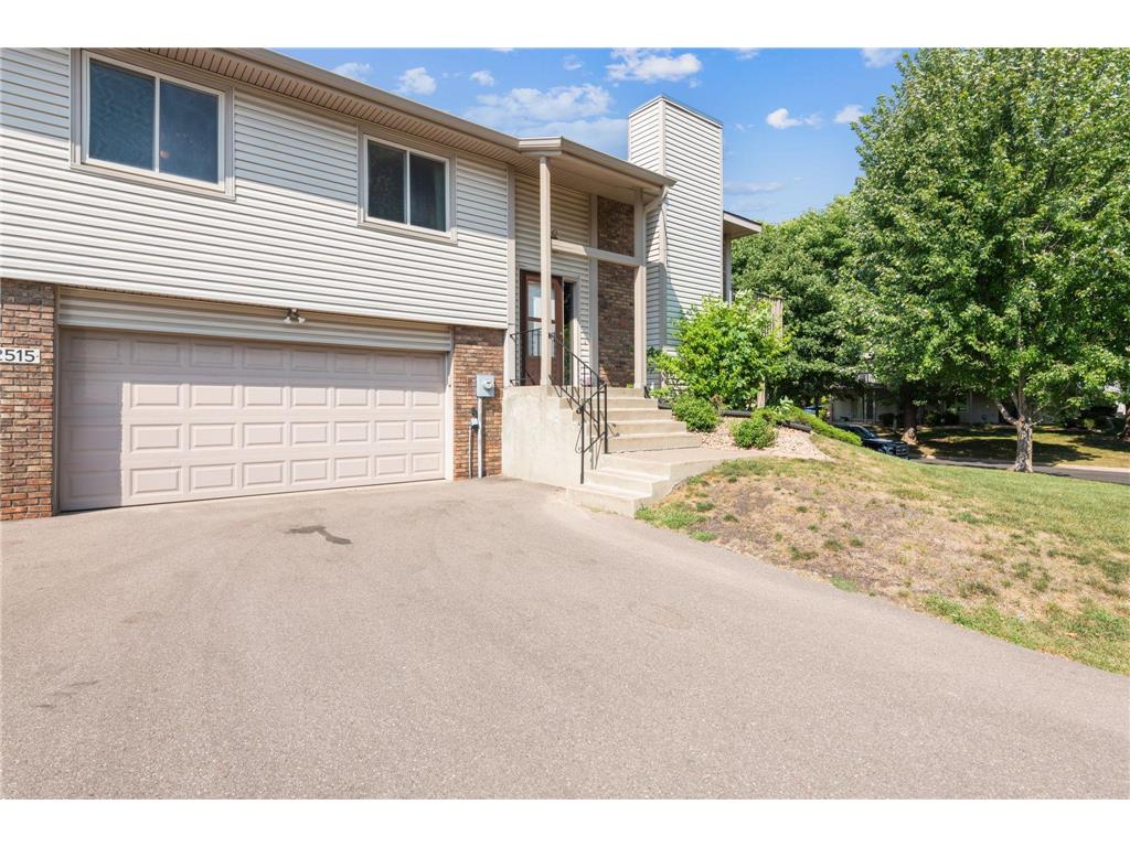 2515 Rose Avenue E Maplewood MN 55119 6414282 image1