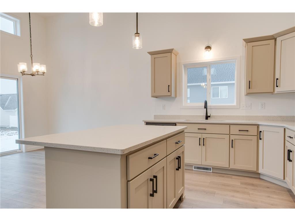 2516 38th Avenue S Moorhead MN 56560 7022295 image14