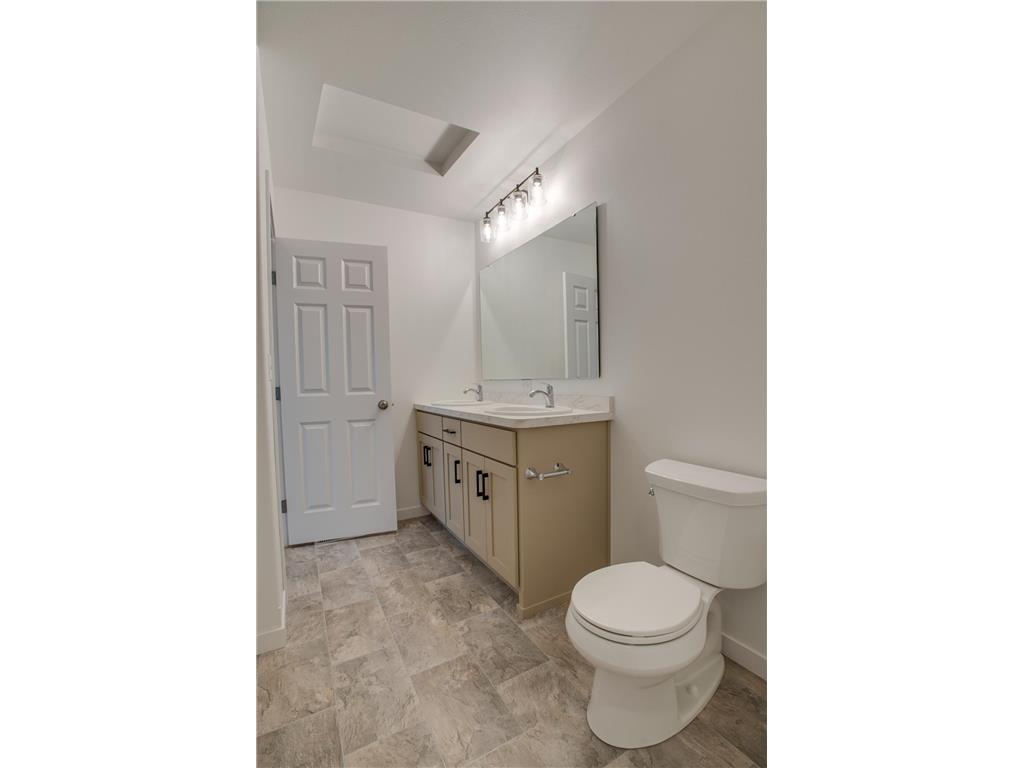2516 38th Avenue S Moorhead MN 56560 7022295 image20