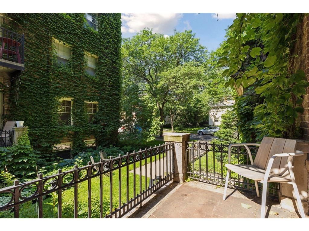 2517 Humboldt Avenue S #102 Minneapolis MN 55405 6560949 image1