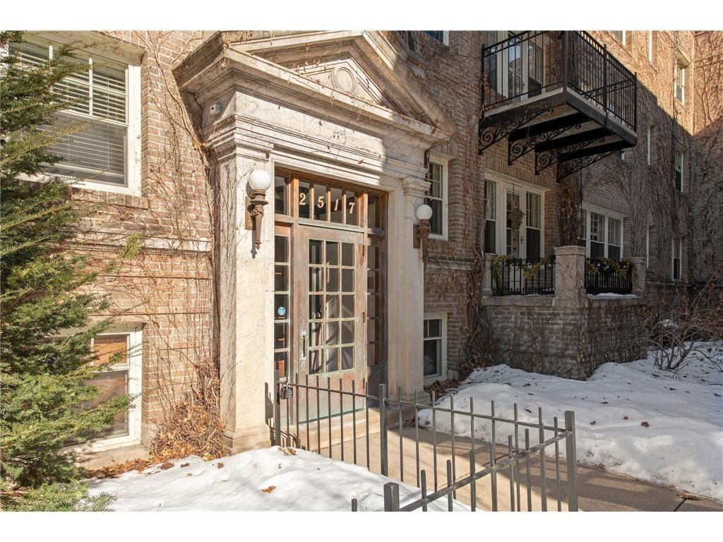 2517 Humboldt Avenue S #302 Minneapolis MN 55405 6302374 image1