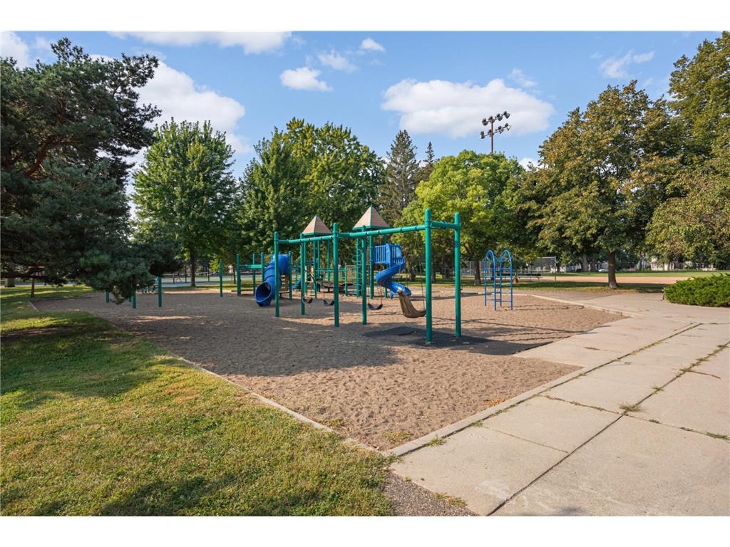 2517 University Avenue NE Minneapolis MN 55418 7064249 image31