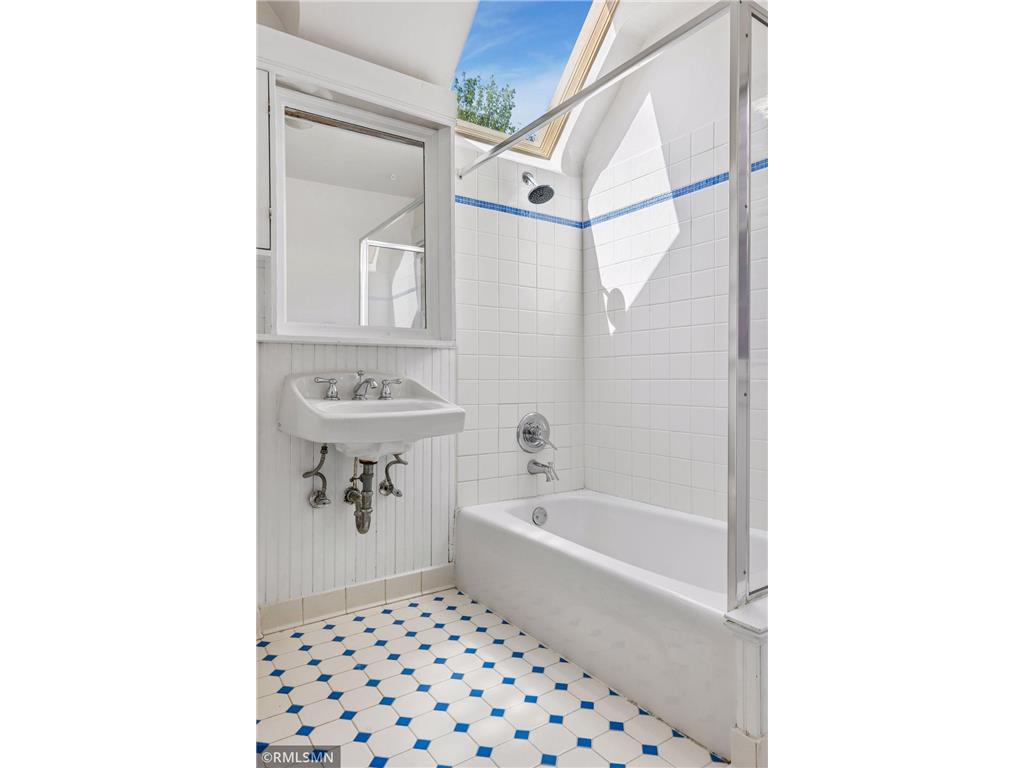 2517 W 42nd Street Minneapolis MN 55410 7056951 image23