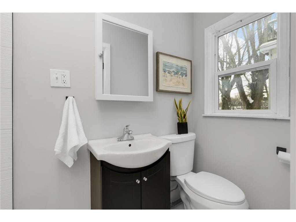 2518 Thomas Avenue N Minneapolis MN 55411 7006764 image11