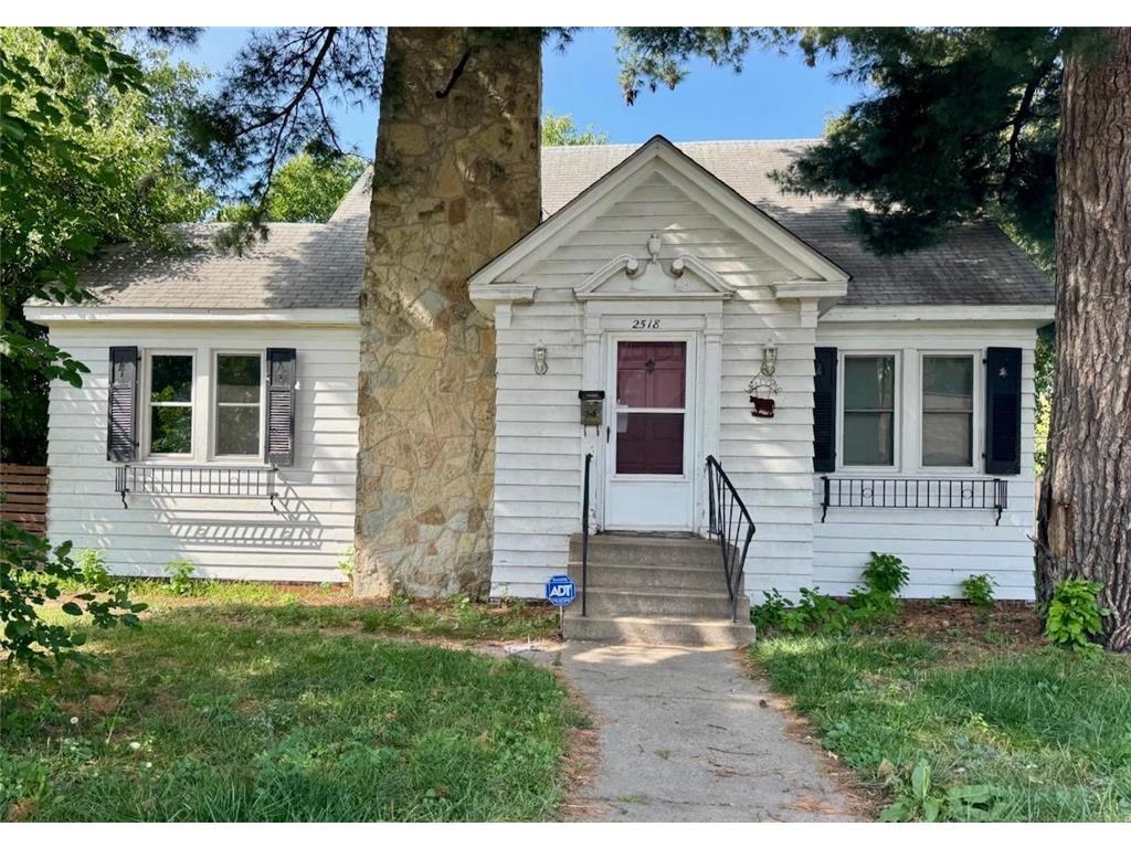 2518 University Avenue NE Minneapolis MN 55418 6808266 image1