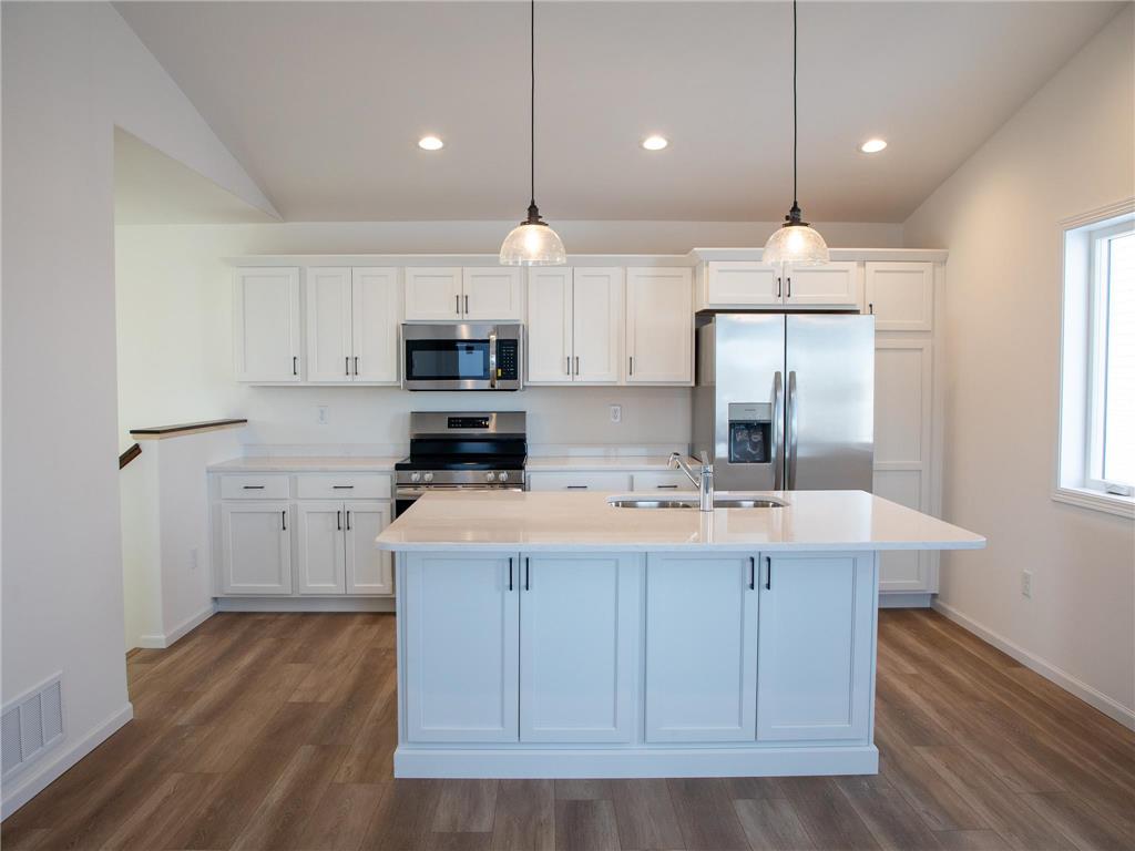 2519 37 Avenue S Moorhead MN 56560 7012648 image2