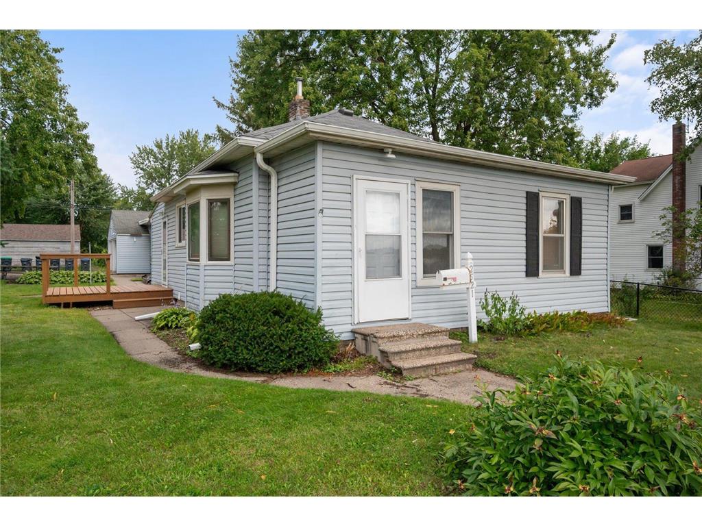 2521 12th Avenue E North Saint Paul MN 55109 6783220 image1