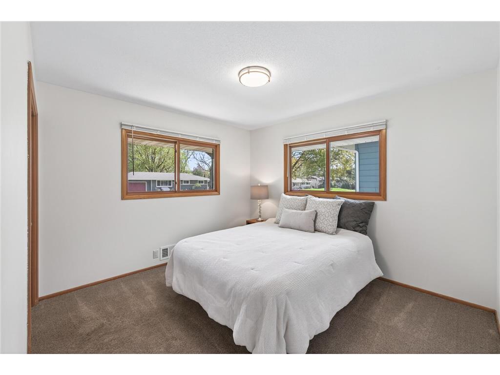 2521 Cedar Avenue White Bear Lake MN 55110 7057208 image11