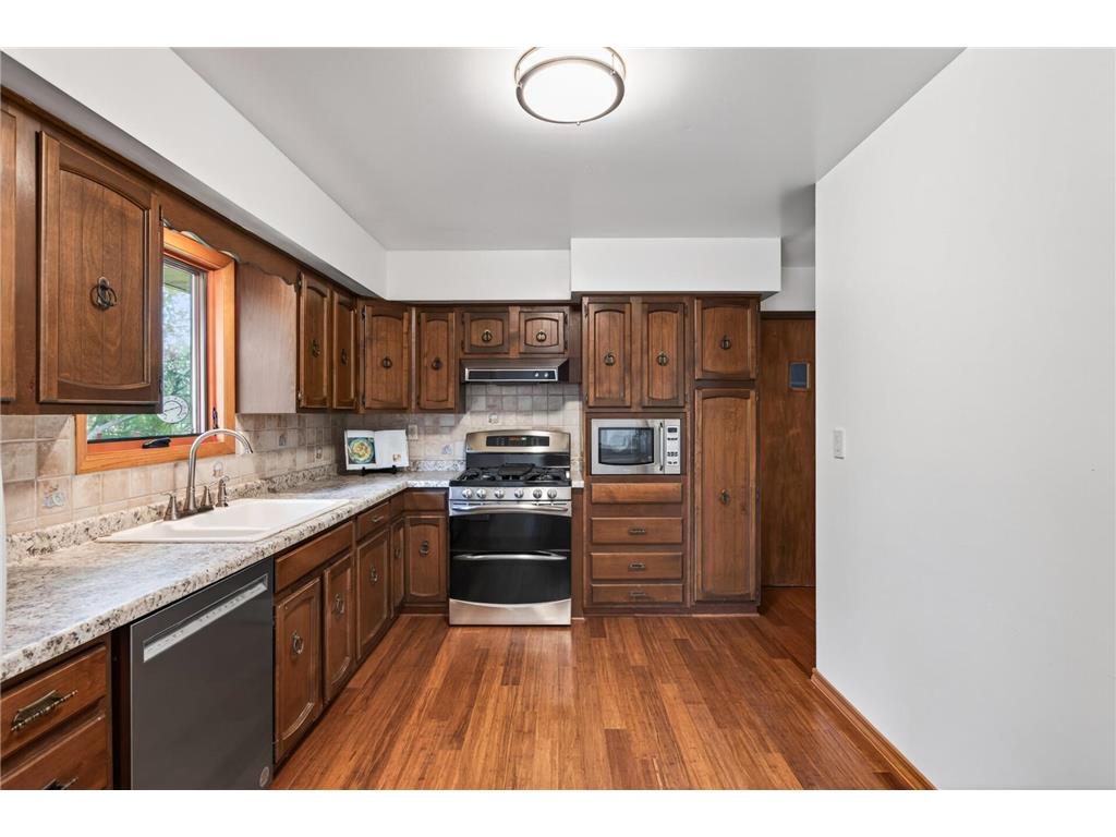 2521 Cedar Avenue White Bear Lake MN 55110 7057208 image8