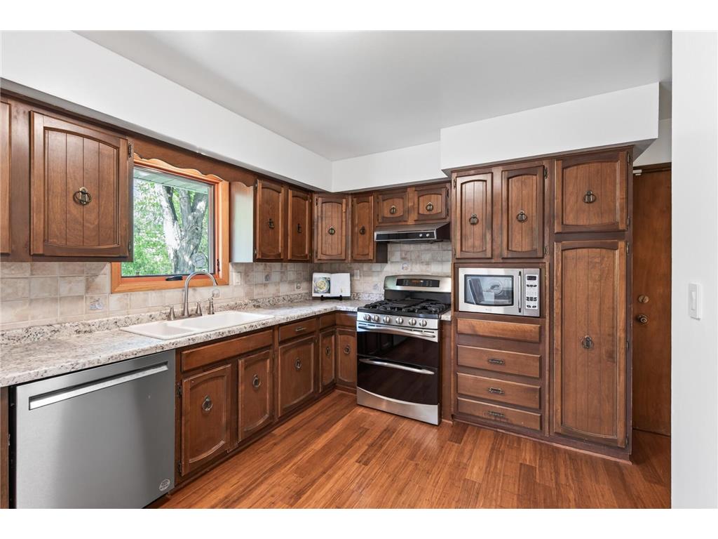 2521 Cedar Avenue White Bear Lake MN 55110 7057208 image9