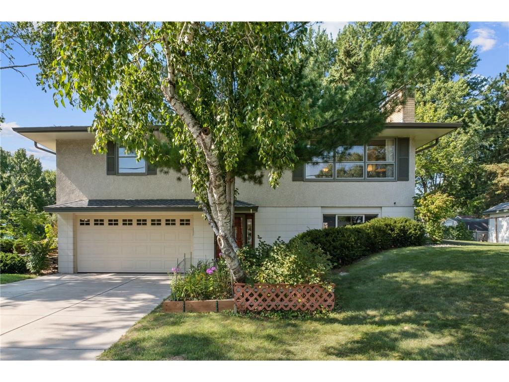 2522 Stanbridge Avenue Roseville MN 55113 6425171 image1