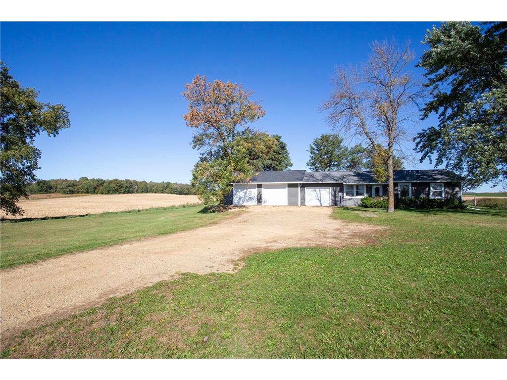 2523 40th Avenue East Farmington WI 54020 7022442 image1
