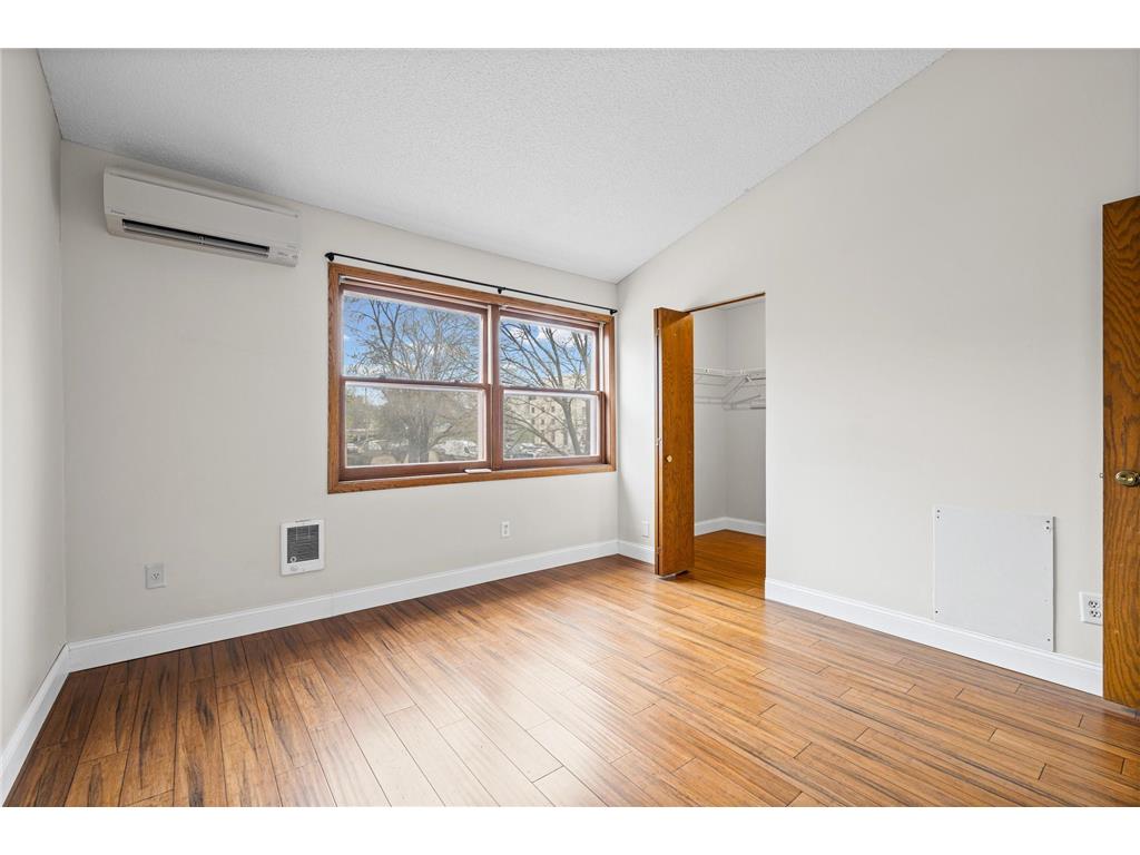 2523 Clinton Avenue Minneapolis MN 55404 7047391 image17