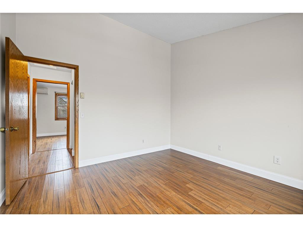 2523 Clinton Avenue Minneapolis MN 55404 7047391 image18