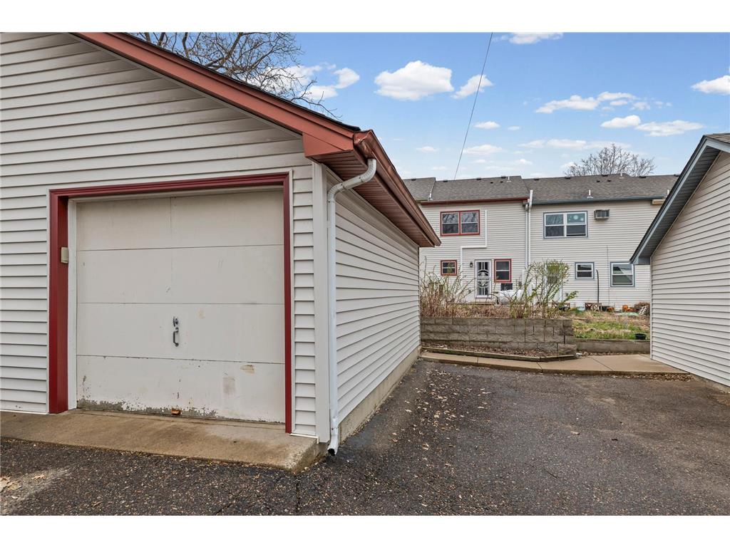2523 Clinton Avenue Minneapolis MN 55404 7047391 image28