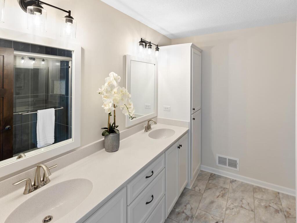 2524 Buchanan Lane S Cambridge MN 55008 7005555 image24