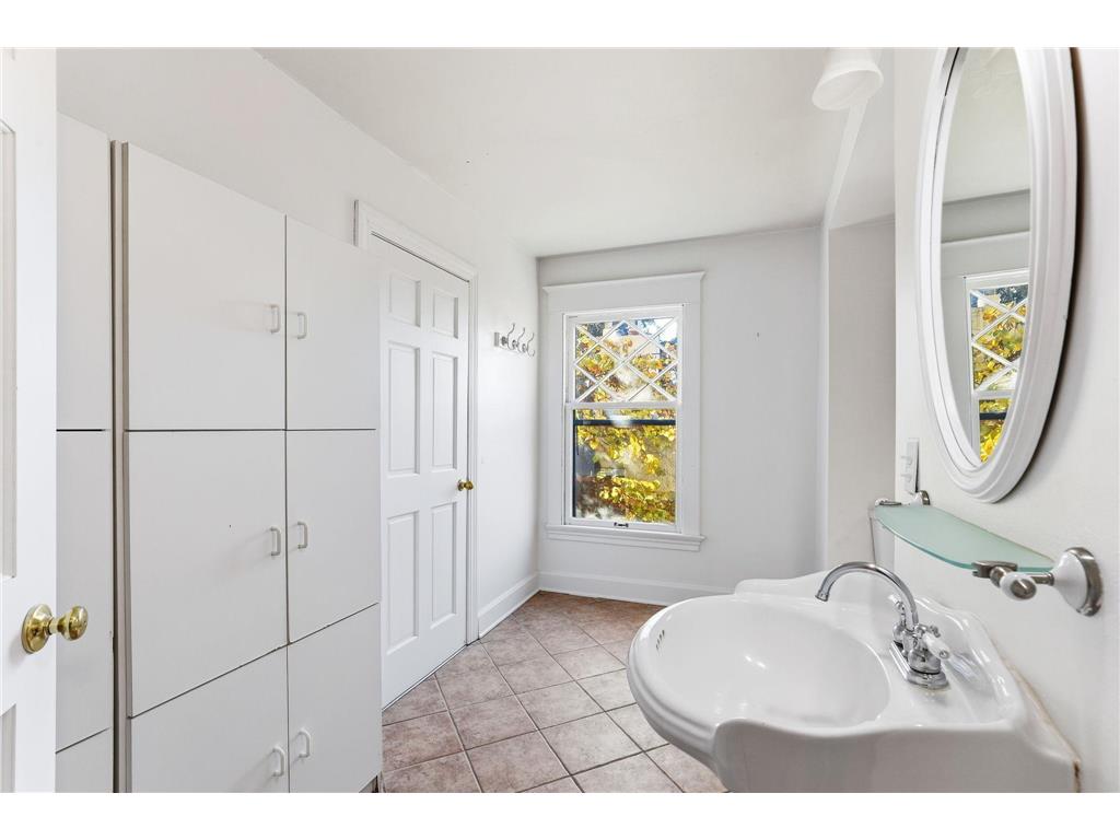 2524 Pillsbury Avenue S Minneapolis MN 55404 6808064 image15