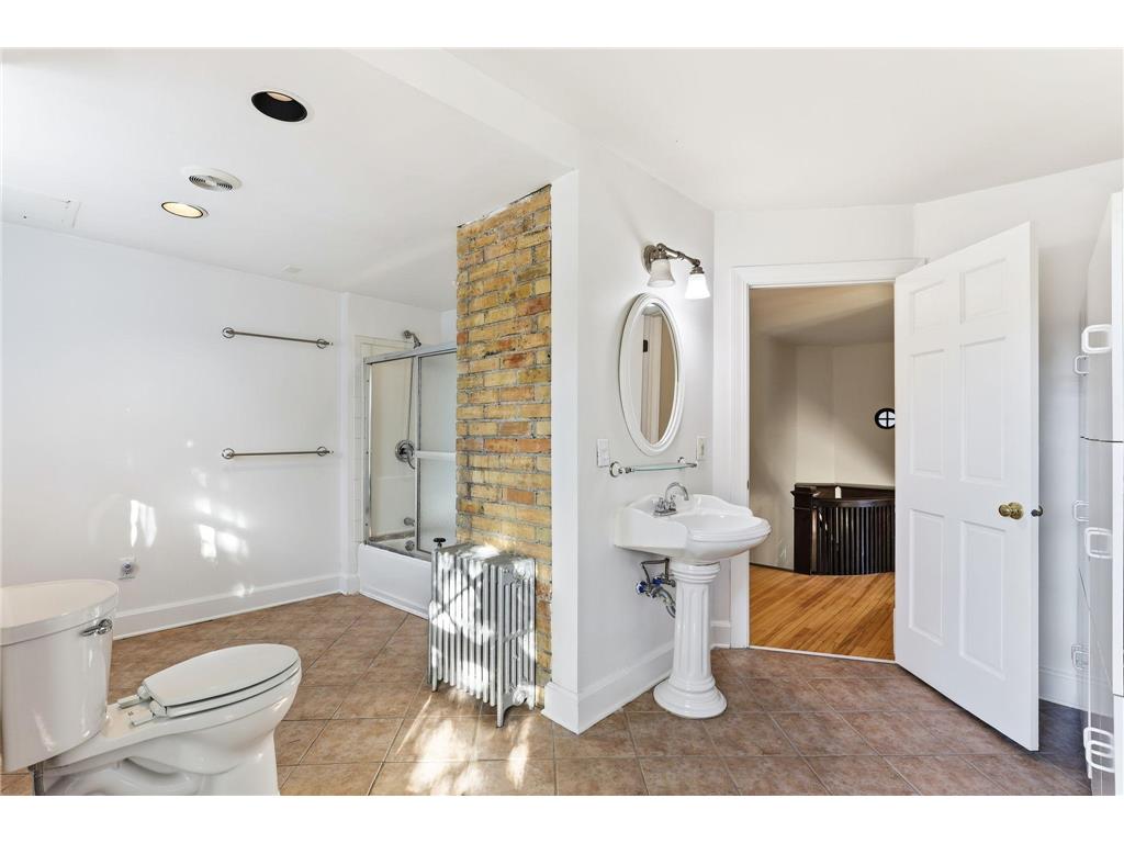 2524 Pillsbury Avenue S Minneapolis MN 55404 6808064 image16