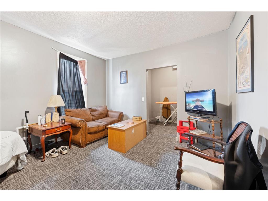 2524 Portland Avenue Minneapolis MN 55404 7048349 image10