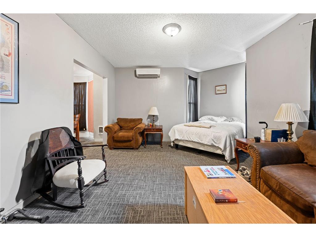 2524 Portland Avenue Minneapolis MN 55404 7048349 image11