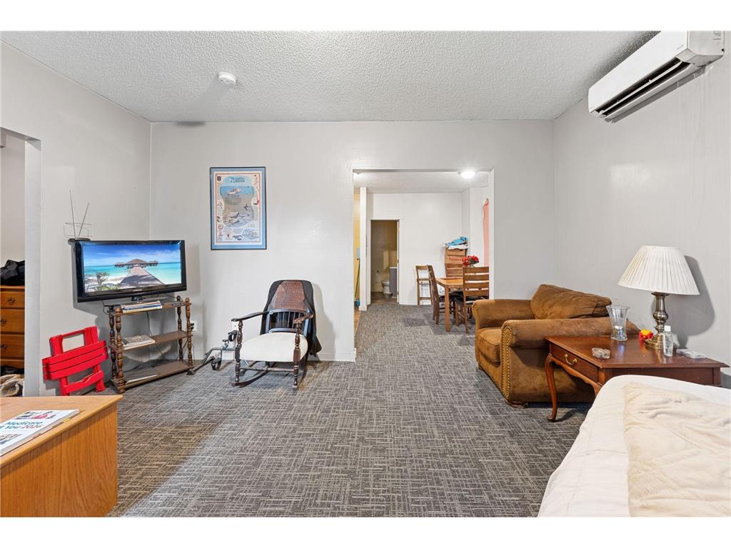 2524 Portland Avenue Minneapolis MN 55404 7048349 image12