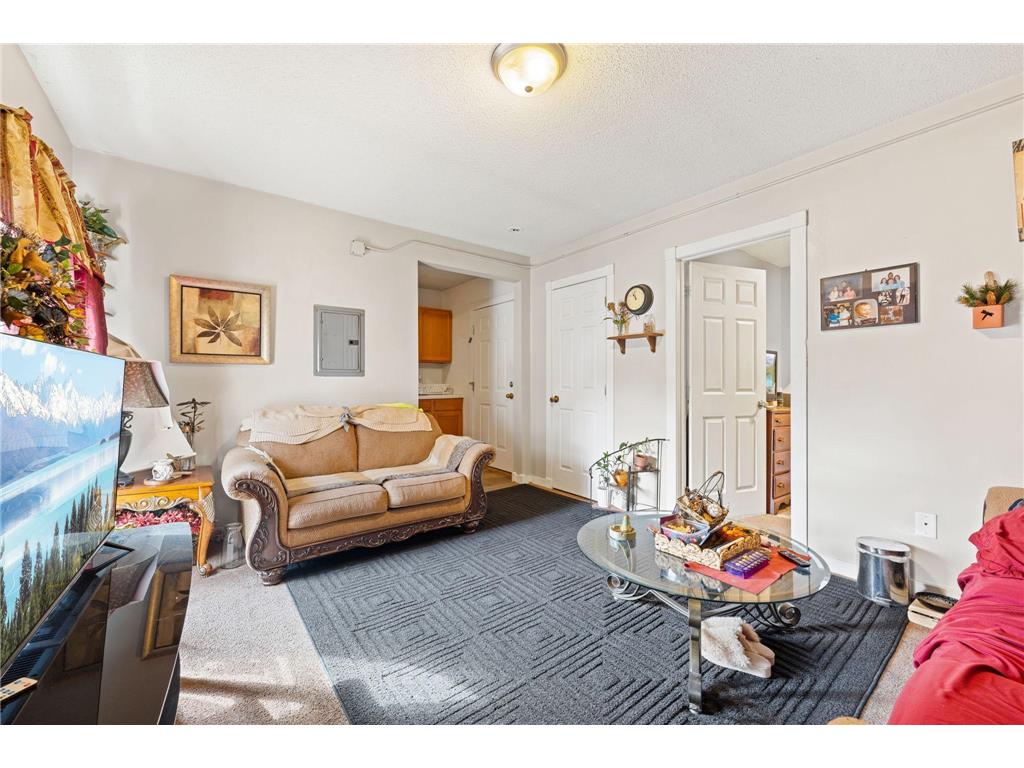 2524 Portland Avenue Minneapolis MN 55404 7048349 image15