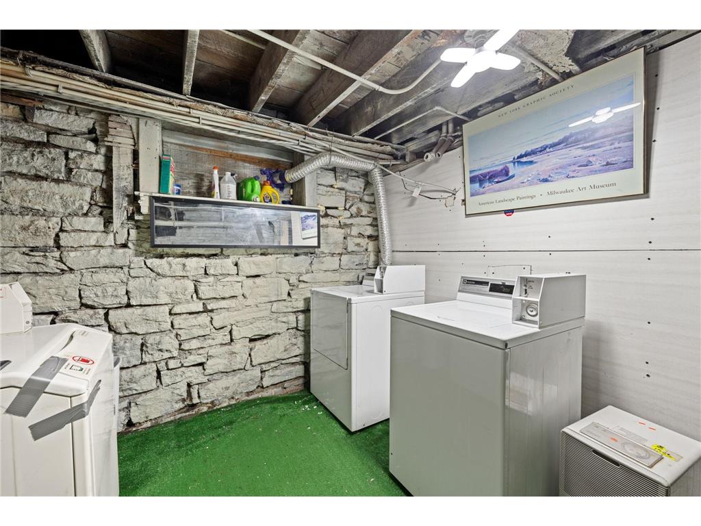 2524 Portland Avenue Minneapolis MN 55404 7048349 image26