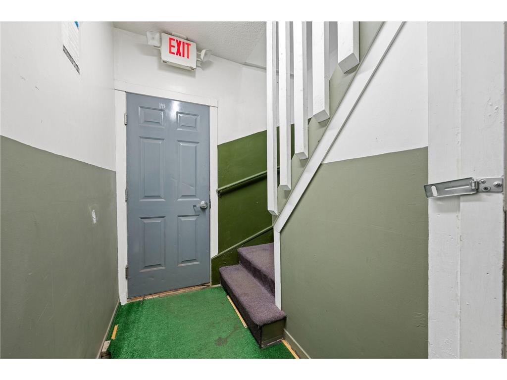 2524 Portland Avenue Minneapolis MN 55404 7048349 image28