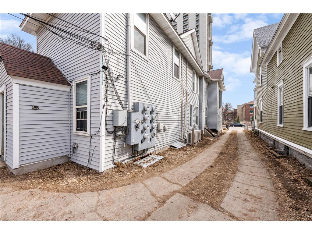2524 Portland Avenue Minneapolis MN 55404 7048349 image31