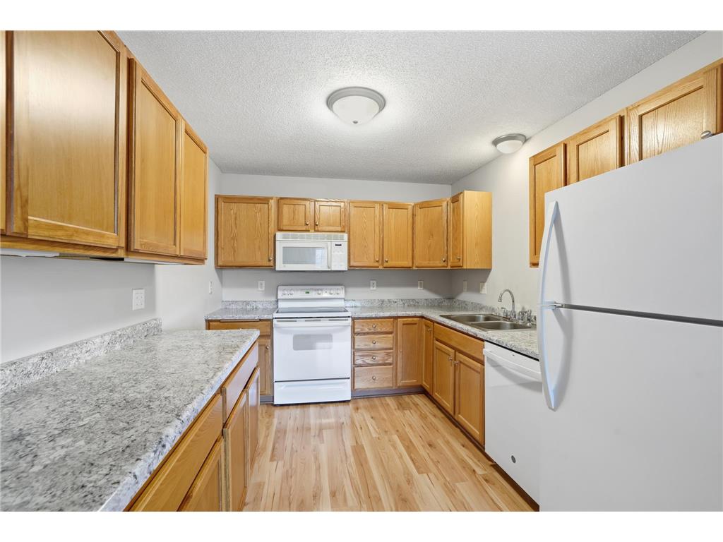 2525 Cobble Hill Court #J Woodbury MN 55125 7023032 image7