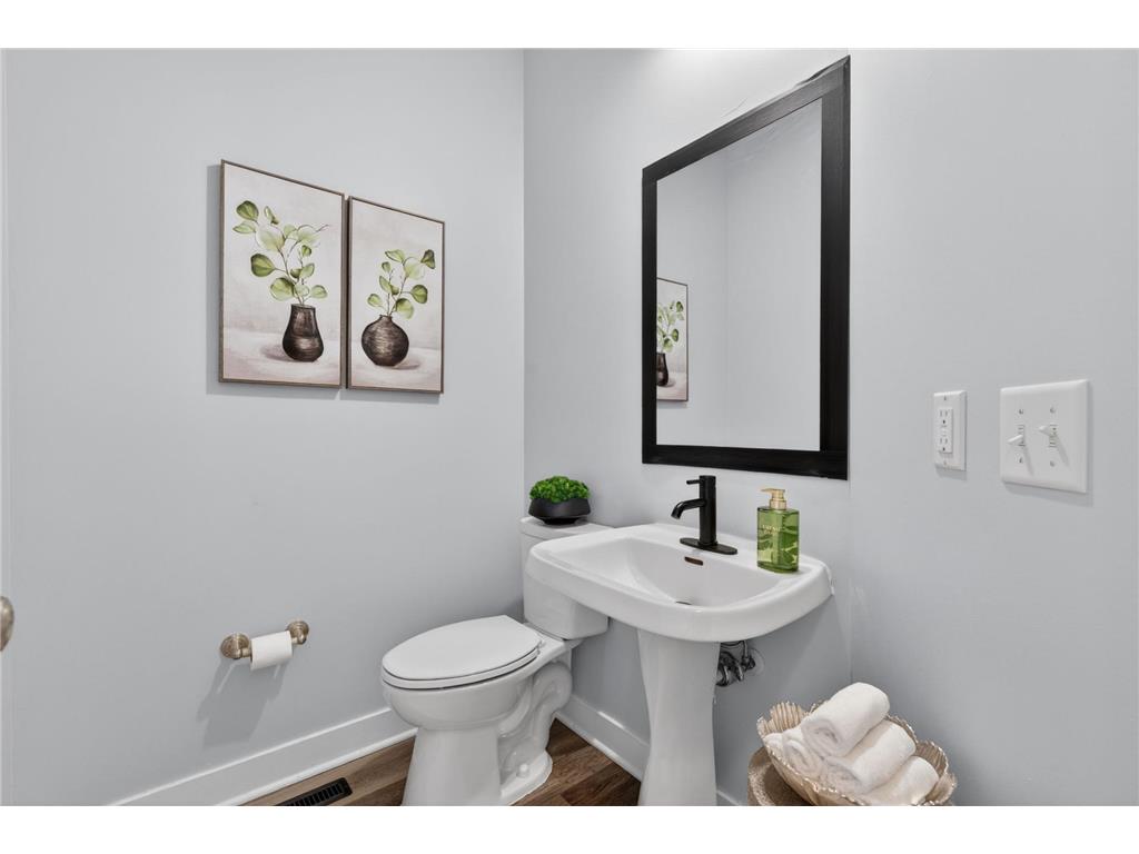 2525 James Avenue N Minneapolis MN 55411 7080048 image22