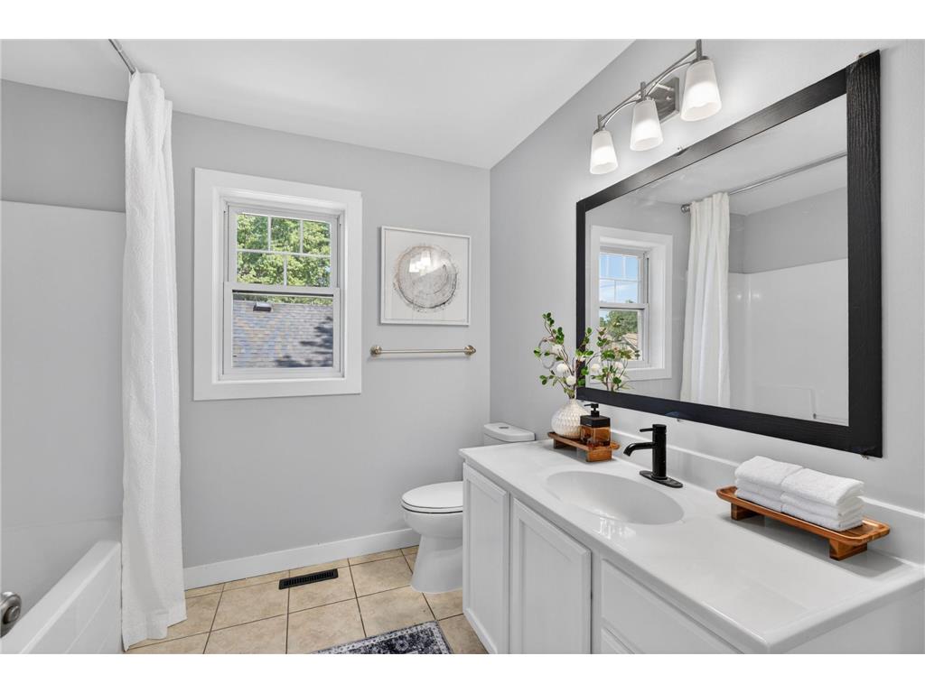 2525 James Avenue N Minneapolis MN 55411 7080048 image28