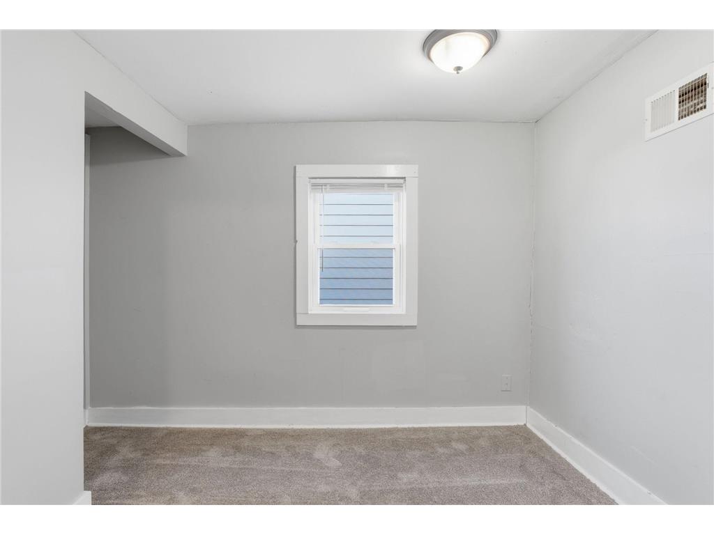 2527 Washington Street NE Minneapolis MN 55418 6816026 image11