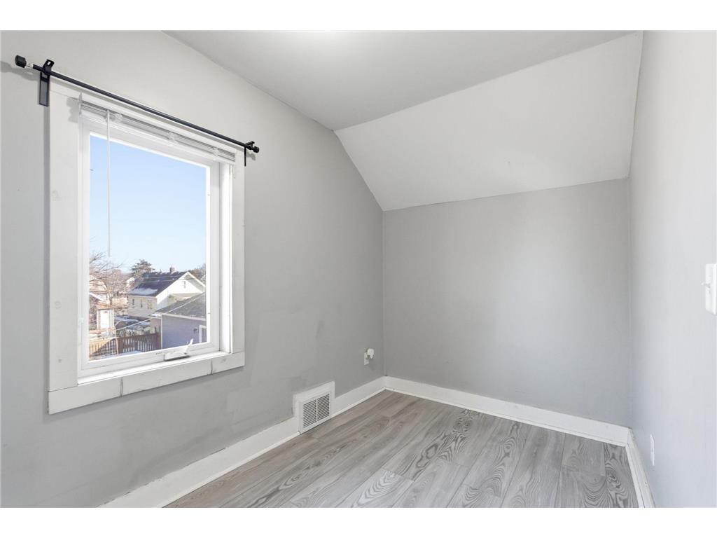 2527 Washington Street NE Minneapolis MN 55418 6816026 image26