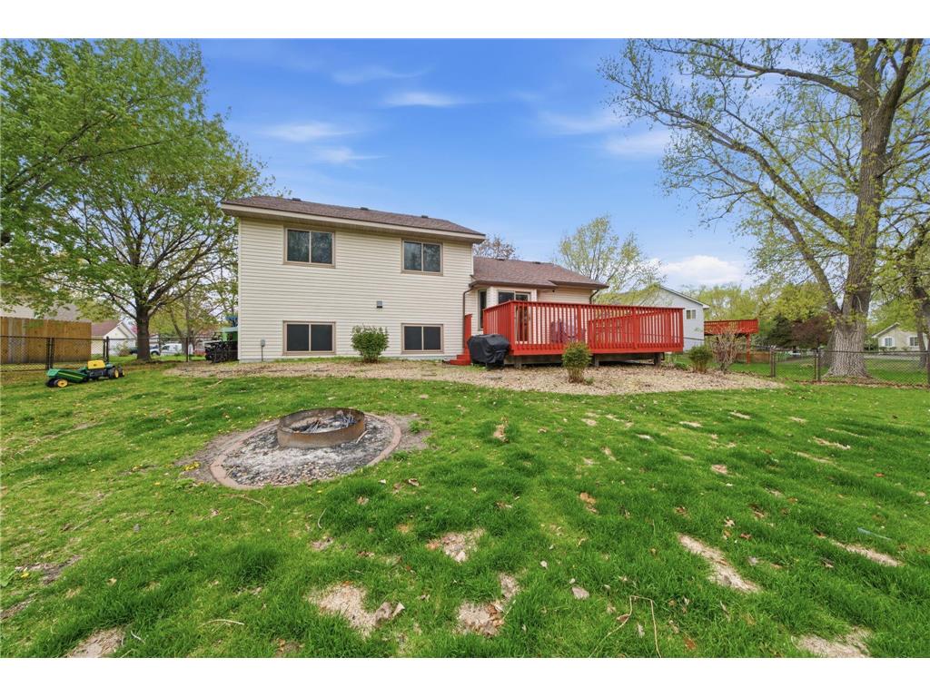 2529 Edinbrook Terrace Brooklyn Park MN 55443 7068572 image20