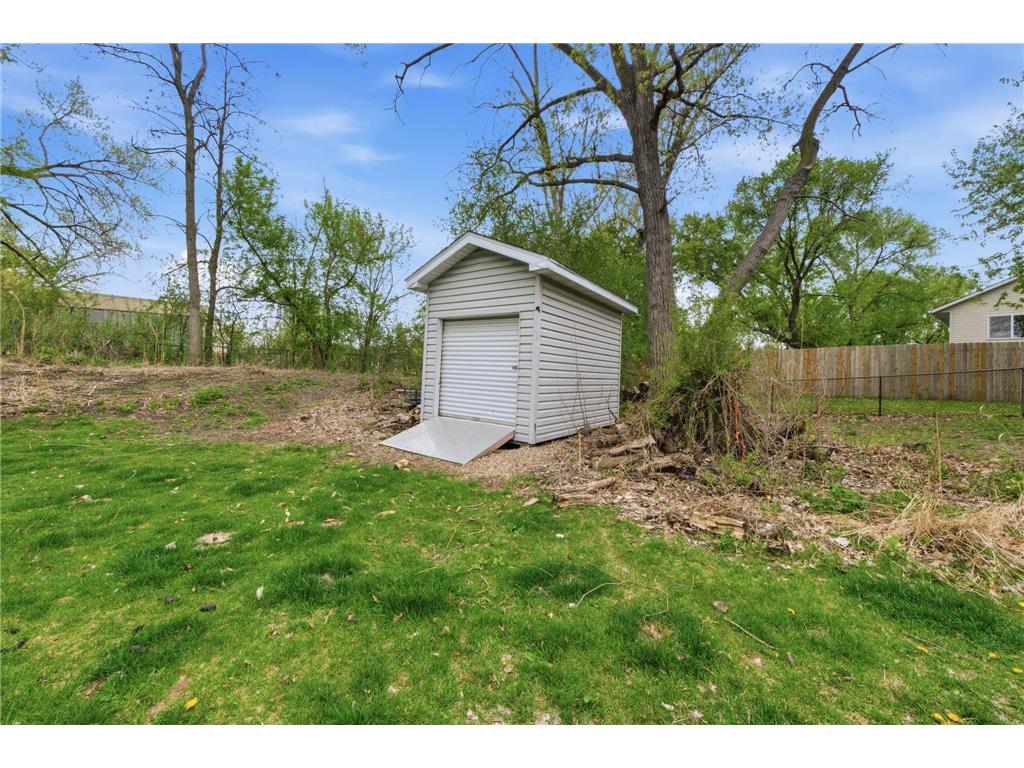 2529 Edinbrook Terrace Brooklyn Park MN 55443 7068572 image23