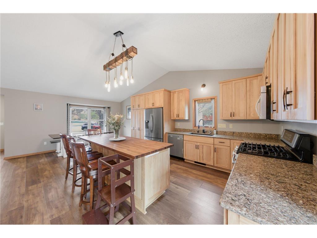 2529 Edinbrook Terrace Brooklyn Park MN 55443 7068572 image6