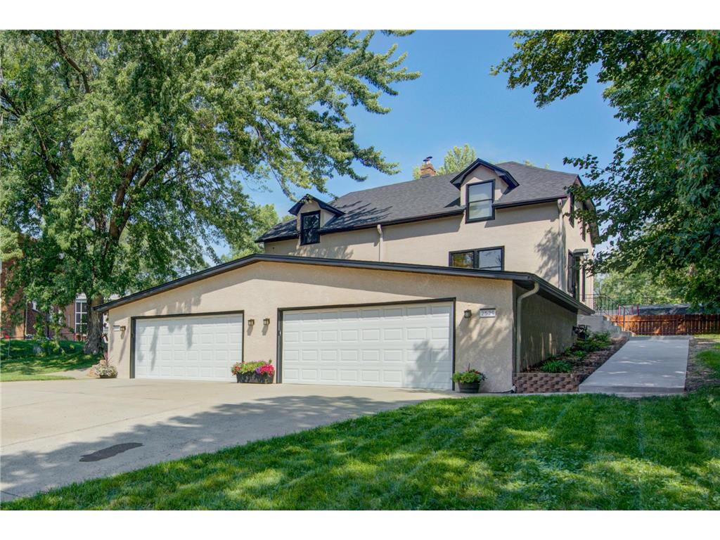 2529 Maple Lane, Roseville, MN 55113 MLS 6256824 Edina Realty